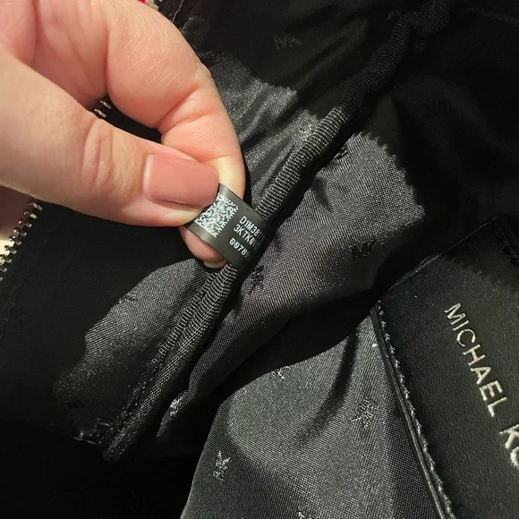 Michael Kors Sling Pack Men’s - Picture 5 of 9